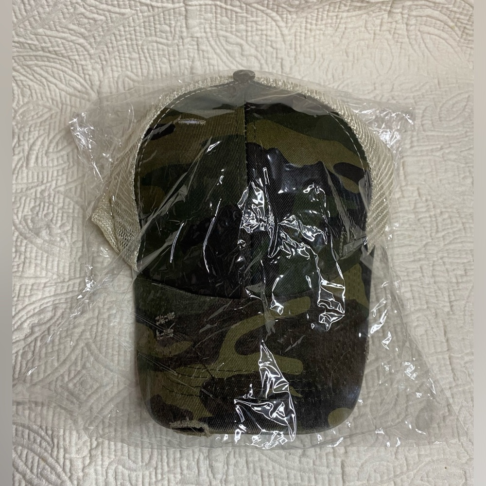 Amazon 2 FOR $5 *NWT* Camo Ponytail Trucker Hat